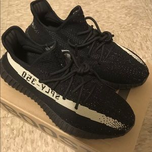 Yeezy Boost v2 350 Oreos size 10 never worn